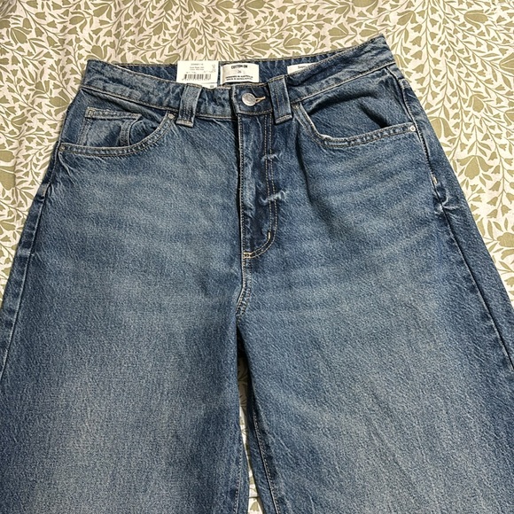 Cotton:On
Super Baggy Jean
Women’s size 26 - Picture 3 of 5